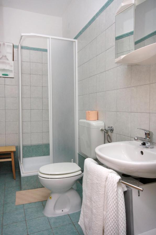Double Room Vrbnik 5301B Dış mekan fotoğraf